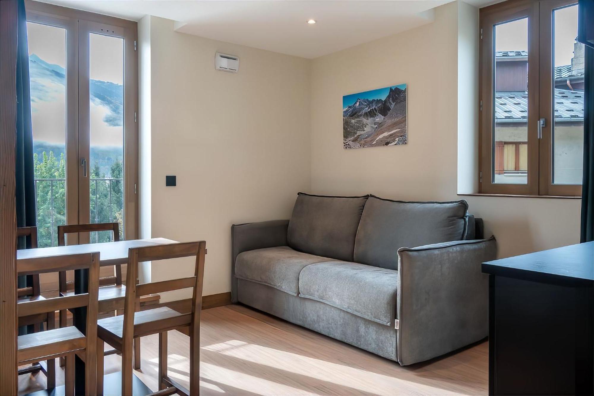 Hostellerie Du Petit Saint Bernard Bourg-Saint-Maurice Buitenkant foto